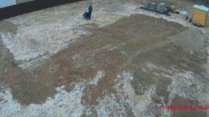 На площадку завезли бытовой городок, опалубку. Квадрокоптер — прикольная штука!