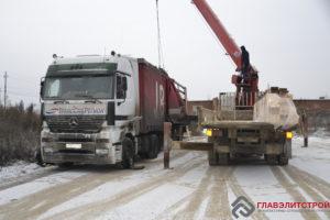 Делаем перегруз на манипулятор, нет возможности проехать фуре до участка.