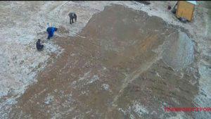 Пятно застройки очищено и подготовлено к земляным работам.