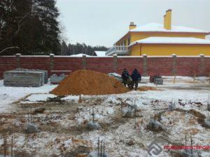 Песок под ростверк.