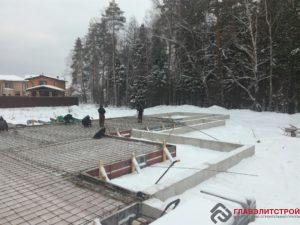 Начали армирование верхней плиты.