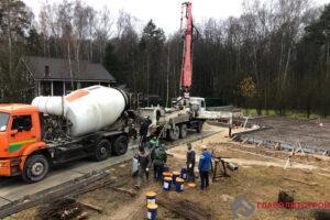 За заливку ребята худеют на 3 кг. Вот такая тяжелая работа.