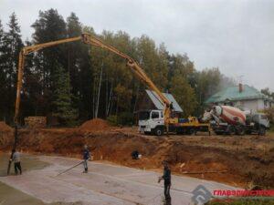 Материал стен — сосна.