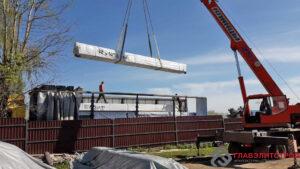 Вторая машина с брусом. Летит! ?